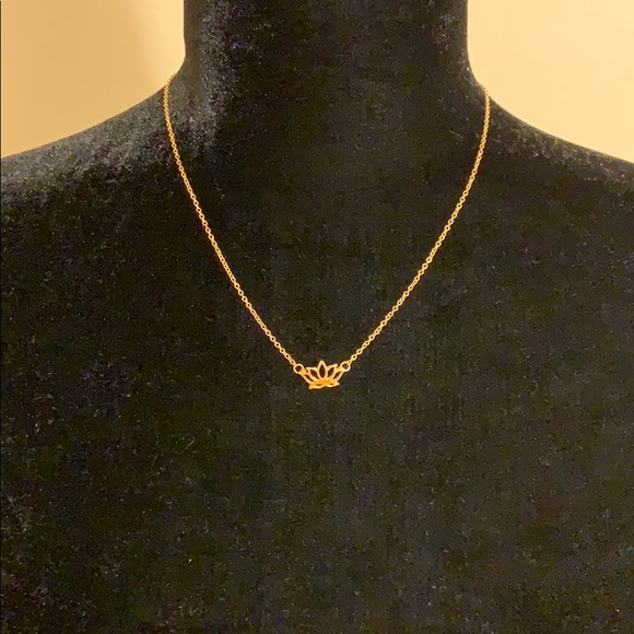 🌺 Lotus pendant necklace gold 🌺 - Picture 3 of 5